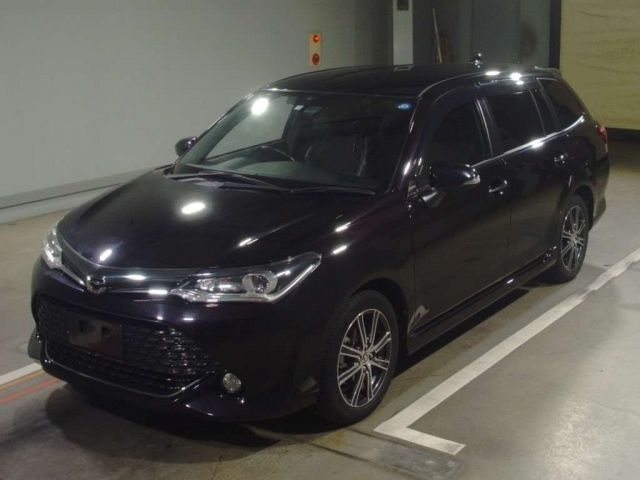 30022 Toyota Corolla fielder NRE161G 2015 г. (TAA Hiroshima)